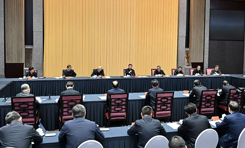 11月30日上午，中共中央總書記、國家主席、中央軍委主席習近平在上海主持召開深入推進長三角一體化發(fā)展座談會并發(fā)表重要講話。